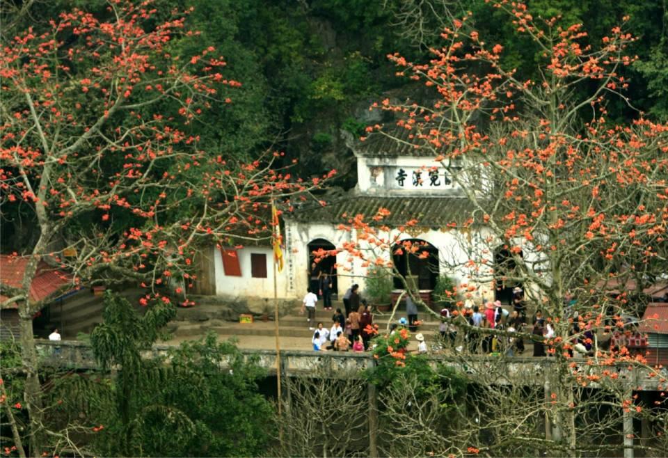 Các tuyến tham quan chính tại chùa Hương